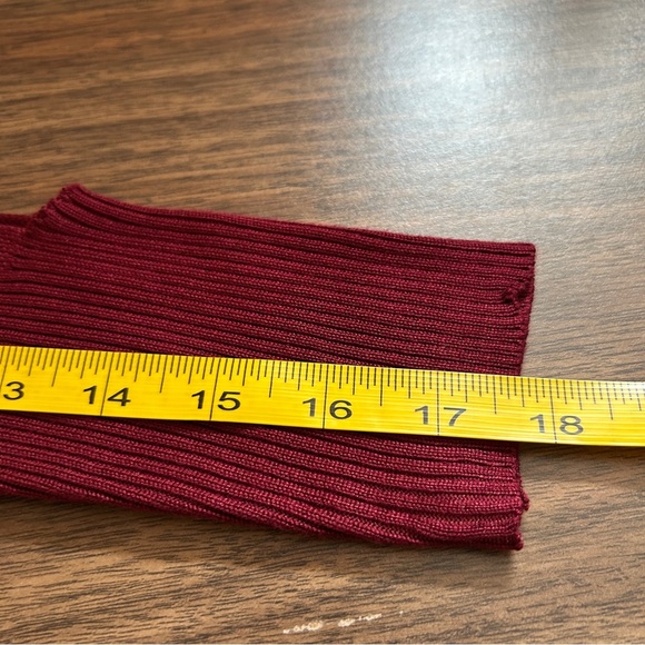 Eclipse Burgundy Turtleneck Sweater NWT M - Picture 9 of 9